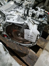 Load image into Gallery viewer, Transmission Kia Forte 2017 - MM1526248
