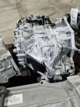 Load image into Gallery viewer, Transmission Kia Forte 2017 - MM1526248

