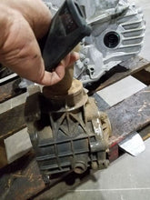 Load image into Gallery viewer, TRANSFER CASE Equinox Torrent 2005 05 2006 06 - MM1569320
