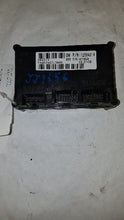 Load image into Gallery viewer, TRANSFER CASE CONTROL MODULE COMPUTER Avalanche 1500 Avalanche 03-07 - MM1697999
