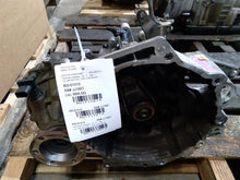 Load image into Gallery viewer, MANUAL TRANSMISSION Beetle Golf Golf Cabriolet Jetta 99-05 - MM1717214
