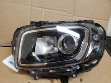 Load image into Gallery viewer, Headlight Lamp Assembly Hyundai Venue 2020 - MM1811196
