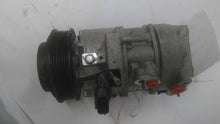 Load image into Gallery viewer, AC Compressor Hyundai Venue 2020 - MM1811208
