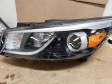Load image into Gallery viewer, HEADLIGHT LAMP ASSEMBLY Kia Sedona 15 16 17 18 Left - MM1846145
