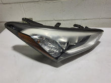 Load image into Gallery viewer, Headlight Lamp Assembly Hyundai Santa Fe 2016 - MM1954567
