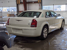 Load image into Gallery viewer, PARKLAMP Chrysler 300 2005 05 2006 06 2007 07 2008 08 09 10 11 12 Right - NW287337
