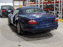 Load image into Gallery viewer, CD CHANGER Jaguar XJ8 XK8 2000 00 01 02 03 04 05 06 - NW292304
