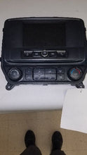 Load image into Gallery viewer, Radio  SILVERADO 1500 PICKUP 2017 - MM2073697
