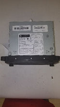 Load image into Gallery viewer, Radio Chevrolet Tahoe 2010 - MM2074301

