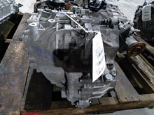 Load image into Gallery viewer, Transmission Kia Sportage 2015 - MM2094354
