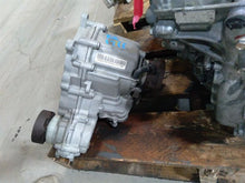 Load image into Gallery viewer, TRANSFER CASE Vanden Pl XF XFR XJ XJL 2013 13 2014 14 2015 15 - MM2110878
