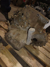 Load image into Gallery viewer, Transmission Honda Civic 2005 - MM2203667

