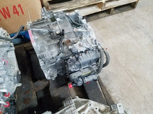Load image into Gallery viewer, Transmission Hyundai Santa Fe 2017 - MM2227220
