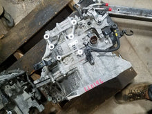 Load image into Gallery viewer, Transmission Kia Forte 2016 - MM2284469
