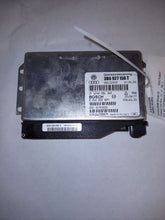 Load image into Gallery viewer, TRANSMISSION COMPUTER VW Passat 2002 02 2003 03 4.0L - MM2295543

