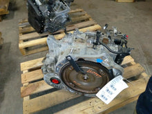 Load image into Gallery viewer, Transmission Kia Forte 2016 - MM2385878

