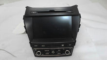 Load image into Gallery viewer, Radio Hyundai Santa Fe 2018 - MM2414588
