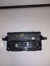 Load image into Gallery viewer, Temperature Controls Nissan Titan 2021 - MM2448912
