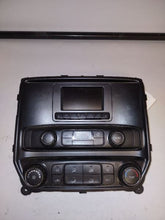 Load image into Gallery viewer, Radio  SILVERADO 2500 PICKUP 2016 - MM2449058
