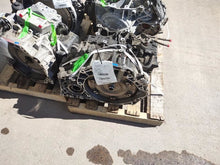 Load image into Gallery viewer, Transmission Kia Sorento 2013 - MM2463268
