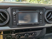 Load image into Gallery viewer, Radio Toyota Tacoma 2017 - MM2495635
