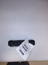 Load image into Gallery viewer, Temperature Controls  SILVERADO 2500 PICKUP 2015 - MM2495693
