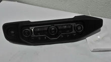 Load image into Gallery viewer, Temperature Controls Jeep Wrangler 2020 - MM2526711
