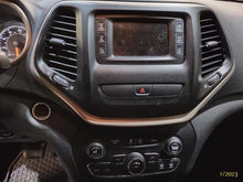 Load image into Gallery viewer, Radio Jeep Cherokee 2018 - MM2620111
