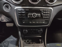 Load image into Gallery viewer, Radio  MERCEDES GLA-CLASS 2015 - MM2620177
