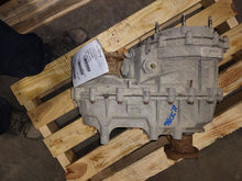 Load image into Gallery viewer, TRANSFER CASE Jeep Wrangler 12 13 14 15 16 17 18 - MM2625959
