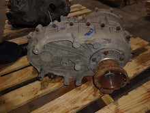 Load image into Gallery viewer, TRANSFER CASE Jeep Wrangler 12 13 14 15 16 17 18 - MM2625959
