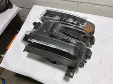Load image into Gallery viewer, Headlight Lamp Assembly  SILVERADO 1500 PICKUP 2020 - MM2631250
