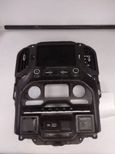 Load image into Gallery viewer, Radio  SILVERADO 1500 PICKUP 2020 - MM2647843
