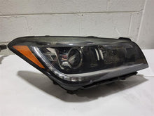 Load image into Gallery viewer, Headlight Lamp Assembly Hyundai Genesis 2015 - MM2681037
