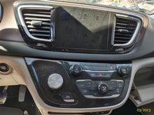 Load image into Gallery viewer, Radio Chrysler Pacifica 2017 - MM2682518
