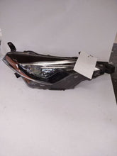 Load image into Gallery viewer, HEADLIGHT LAMP ASSEMBLY - MM2683748
