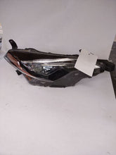 Load image into Gallery viewer, HEADLIGHT LAMP ASSEMBLY - MM2683748
