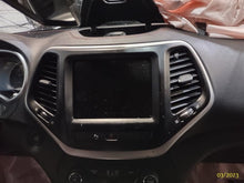 Load image into Gallery viewer, Radio Jeep Cherokee 2017 - MM2687209
