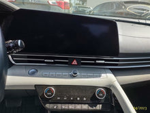 Load image into Gallery viewer, Radio Hyundai Elantra 2021 - MM2714045

