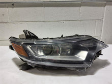 Load image into Gallery viewer, HEADLIGHT LAMP ASSEMBLY - MM2718431
