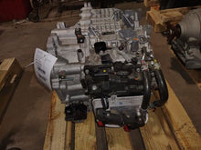 Load image into Gallery viewer, Transmission Kia Sportage 2023 - MM2723093
