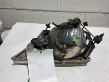 Load image into Gallery viewer, HEADLIGHT LAMP ASSEMBLY Explorer Explorer Sport Trac 02-05 Right - MM2727332

