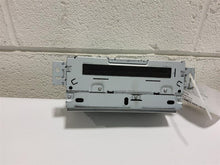 Load image into Gallery viewer, RADIO Jaguar XK XKR 2007 07 2008 08 2009 09  AM FM CD - MM2733140
