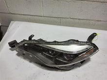 Load image into Gallery viewer, HEADLIGHT LAMP ASSEMBLY - MM2747992
