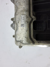 Load image into Gallery viewer, ECU ECM COMPUTER 550i Gt 650i 750i 750il 750LI Alpina B7 13-14 - MM2757068
