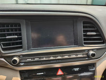 Load image into Gallery viewer, Radio Hyundai Elantra 2020 - MM2774199
