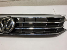 Load image into Gallery viewer, Grille Volkswagen Passat 2017 - MM2807285
