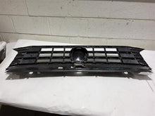 Load image into Gallery viewer, Grille Volkswagen Passat 2017 - MM2807285
