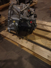 Load image into Gallery viewer, AUTOMATIC TRANSMISSION C30 Pickup C70 S40 V40 V50 V70 XC70 04-10 FWD - MM2814339
