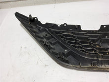 Load image into Gallery viewer, Grille Nissan Sentra 2018 - MM2823141
